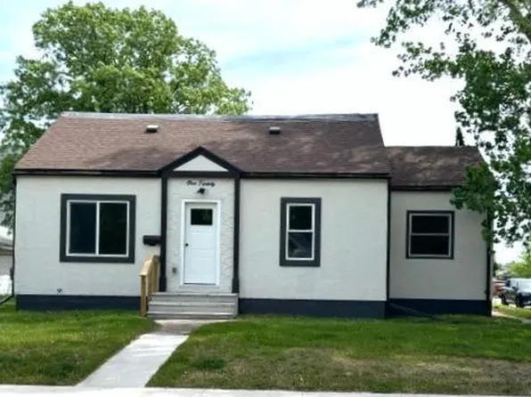 120 Spruce Ave S, Thief River Falls, MN 56701