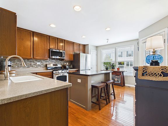 4th image of 3402 Neubauer Cir