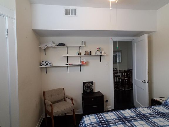 4th image of 2503 W Chicago Ave #2