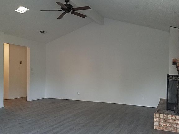 3rd image of 1109 Aspen Ct