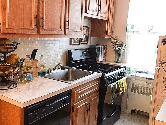 5th image of 3220 Netherland Ave APT 4B
