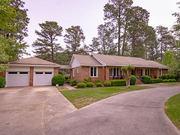 3rd image of 112 Cherry Hills Dr