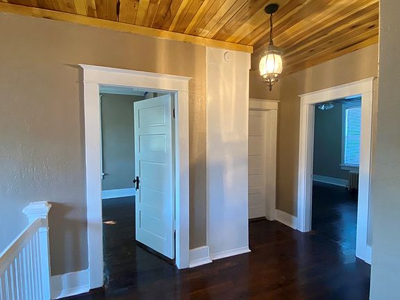 2nd image of 149 Magnolia Ave E