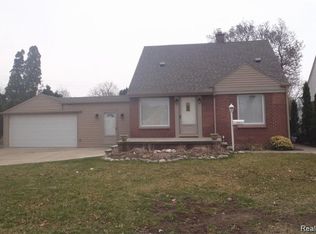 3301 Hollywood St, Dearborn, MI
