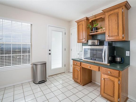 5th image of 3200 Mitchell Dr