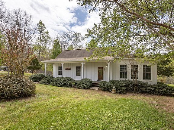 4th image of 201 Sanders Rd