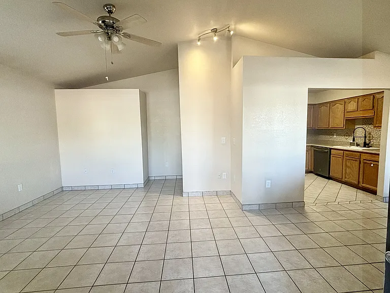 59 N Alta Ave — Photo 17