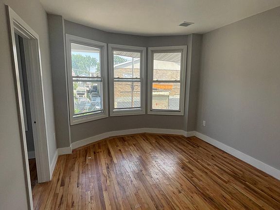 3rd image of 387 S 20th St Floor 1