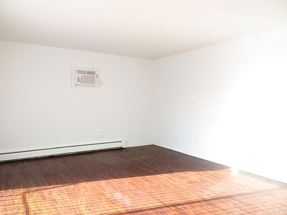 2nd image of 1443 Ashland Ave APT 16