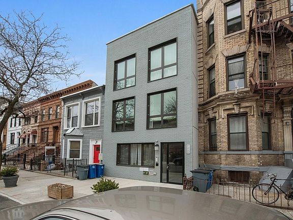 2nd image of 443 Bainbridge St #1B