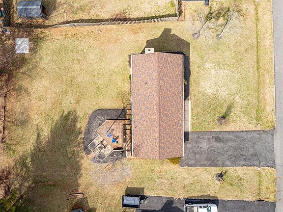 4th image of 1711 Danbury Dr