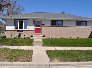 1930 W Carrington Ave, Milwaukee, WI 53221