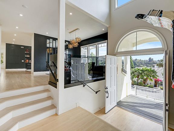 4th image of 25 Vista Tiburon Drive