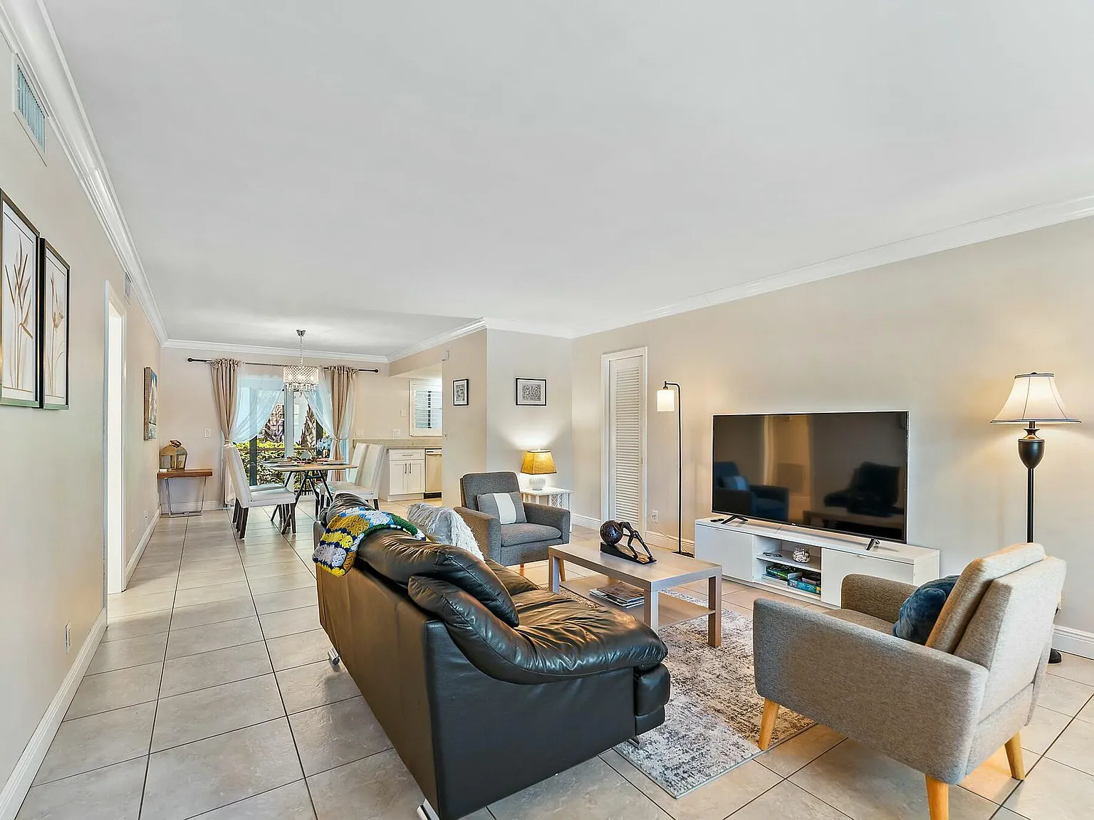 2 bed, 2.0 bath, 1260 sqft, $2,600 — Photo 2