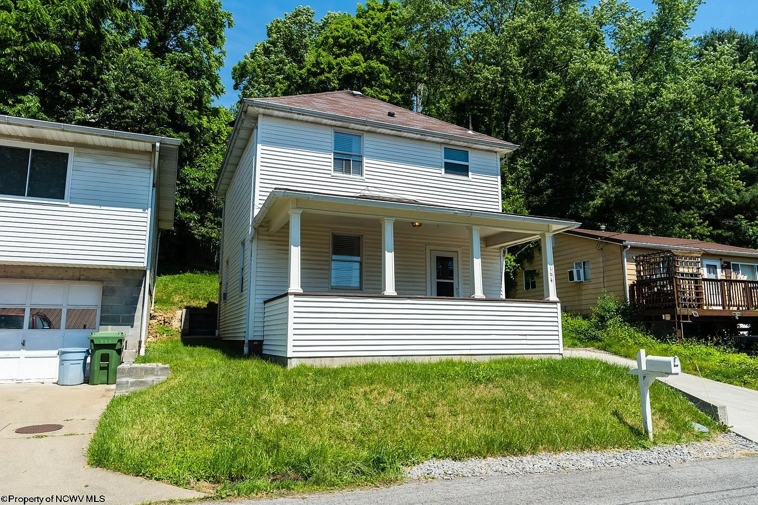 164 Hodges St photo 1