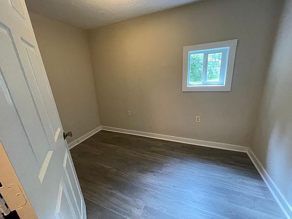 2nd image of 1102 Poplar Ave