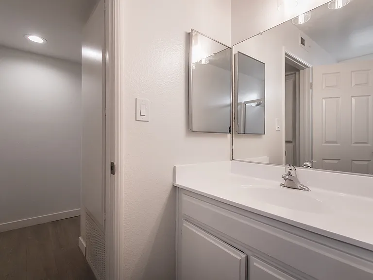1169 Rosedale Ave #204 — Photo 11