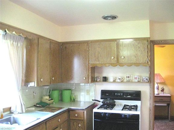 4th image of 123 Myers St