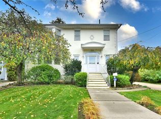 222 Hollywood Ave, Flushing, NY 11363