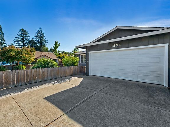3rd image of 1891 Shelley Drive