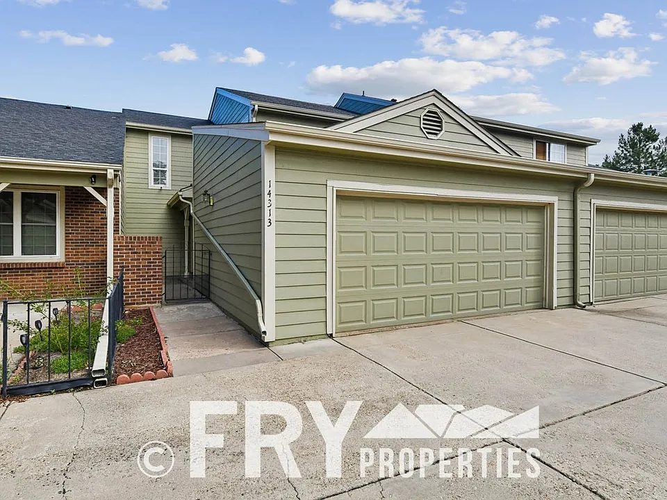 14313 E Warren Pl