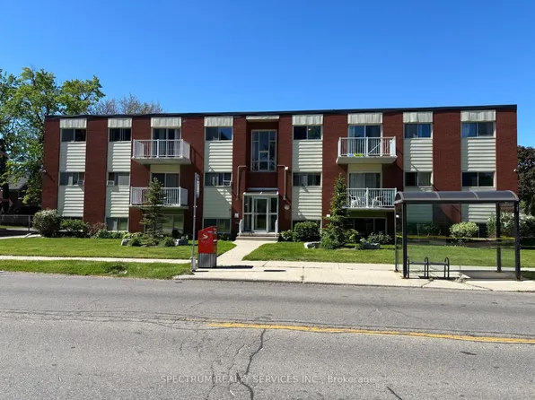 357 Connaught St #5, Kitchener, ON N2C 1B9