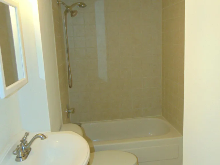 1637 Westbridge Dr #B3 — Photo 12