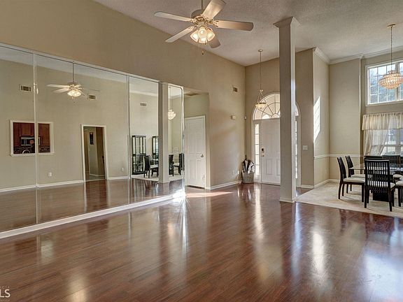 5th image of 236 Yardsley Dr