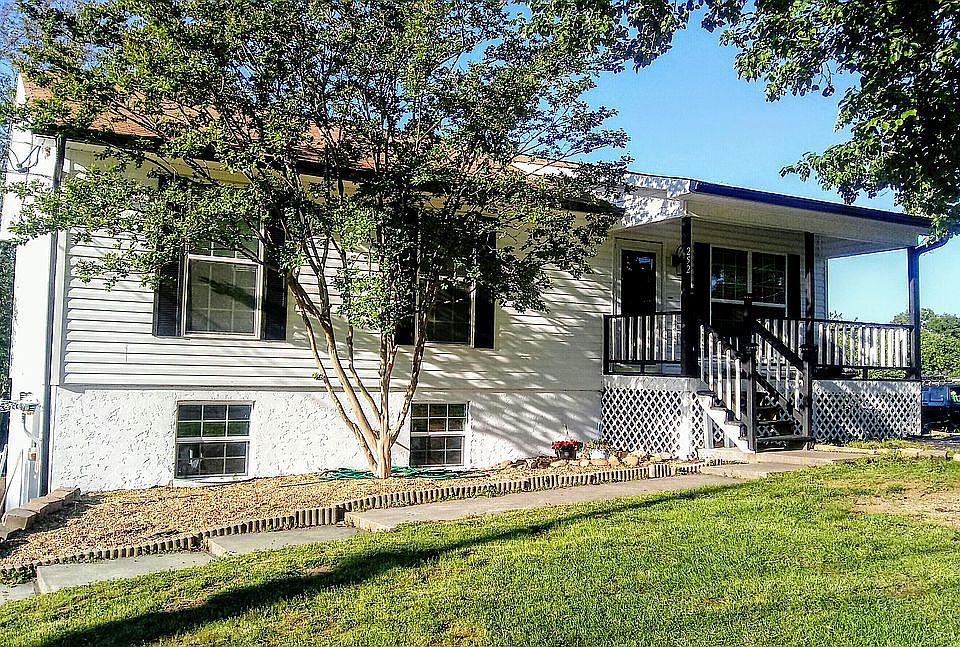 1st image of 252 Thorne Cir SE