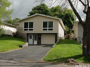 213 Barrington Rd, Syracuse, NY 13214