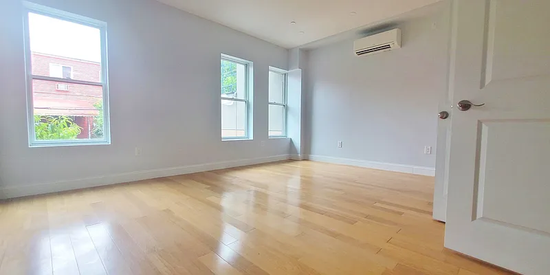 Rented by BLS Realty | media 18