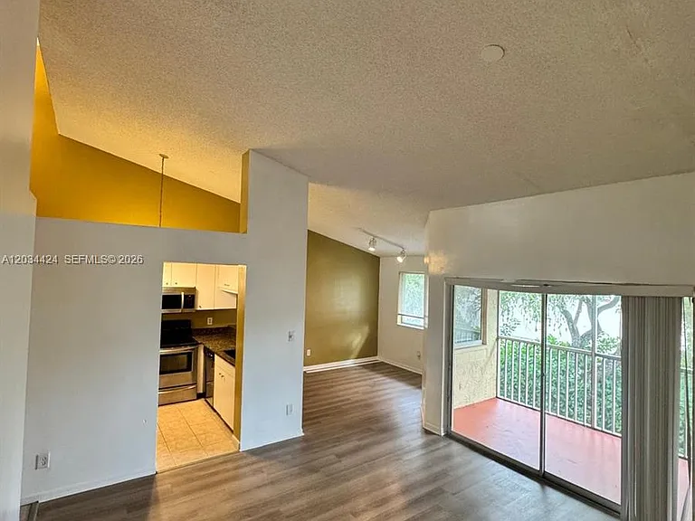 911 Coral Club Dr #911 — Photo 26