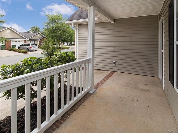 3rd image of 116 Edinburgh Ct #1B