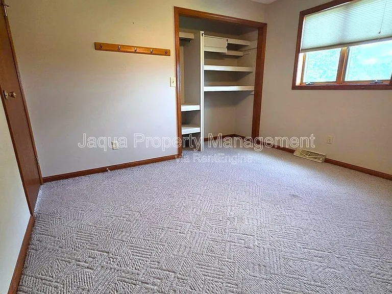 6660 Pine Rd — Photo 14