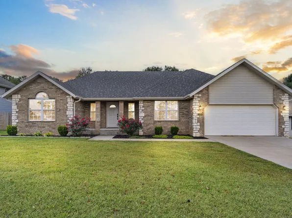 820 N Vermillion Drive, Strafford, MO 65757