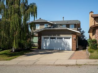 35 Hawkfield Rise NW, Calgary, AB T3G1Z6