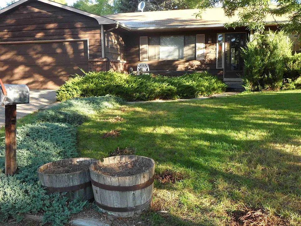 2100 Manchester Cir