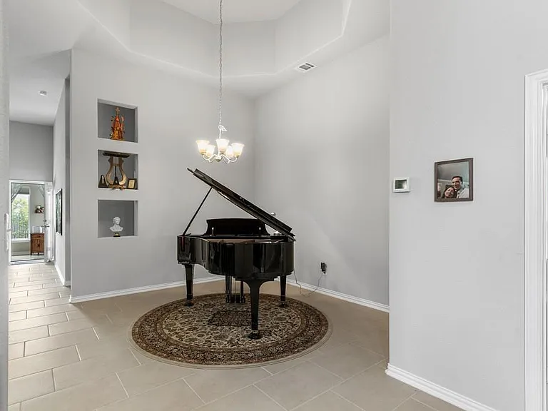8045 Arezzo Dr — Photo 4