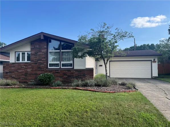 2505 Nottingham Dr, Parma, OH 44134