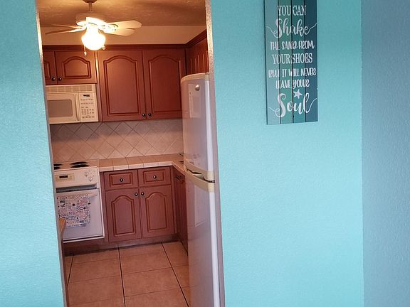 4th image of 2741 Taft St APT 105