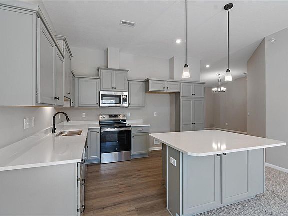 3rd image of 717 Walton Terrace Dr #5-302