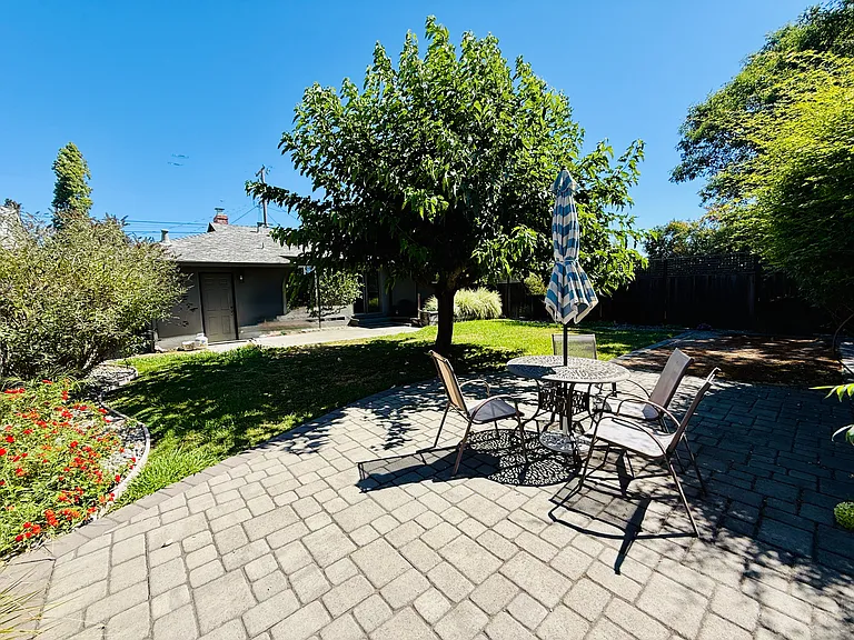 2849 Cypress St — Photo 18