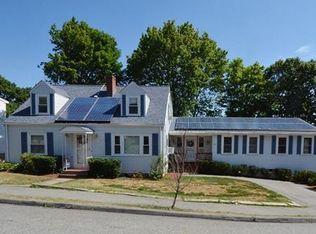 22 Hilltop Pkwy, Woburn, MA 01801