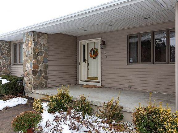 3rd image of 256 Overlook Dr