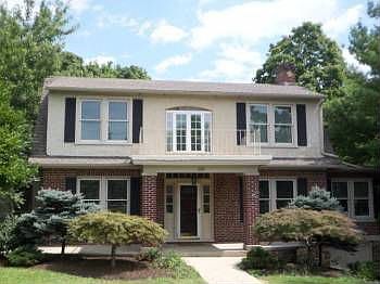 1st image of 220 New York Ave