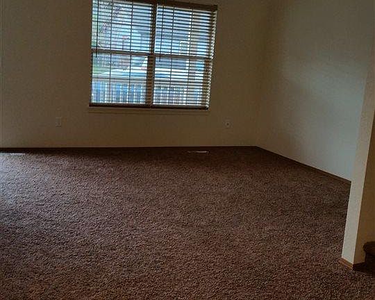 5th image of 207 A Bentley Park Pl