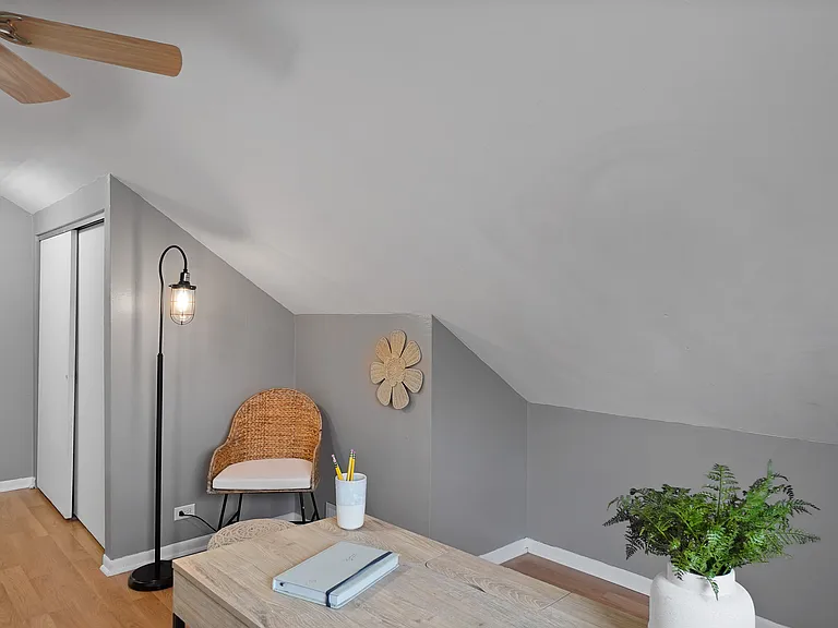 8814 Northcote Ave — Photo 24