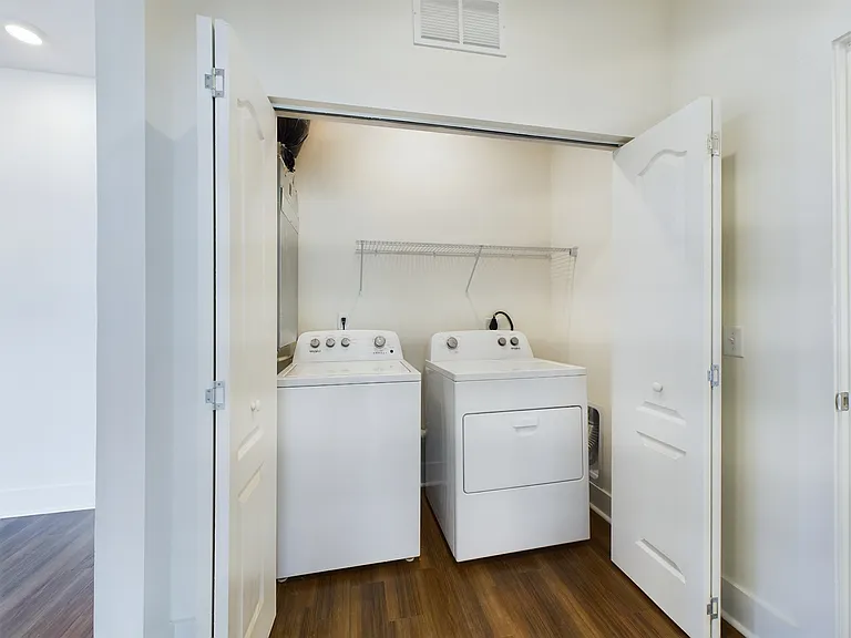 Hickory Cottages Apartment Homes — Photo 51