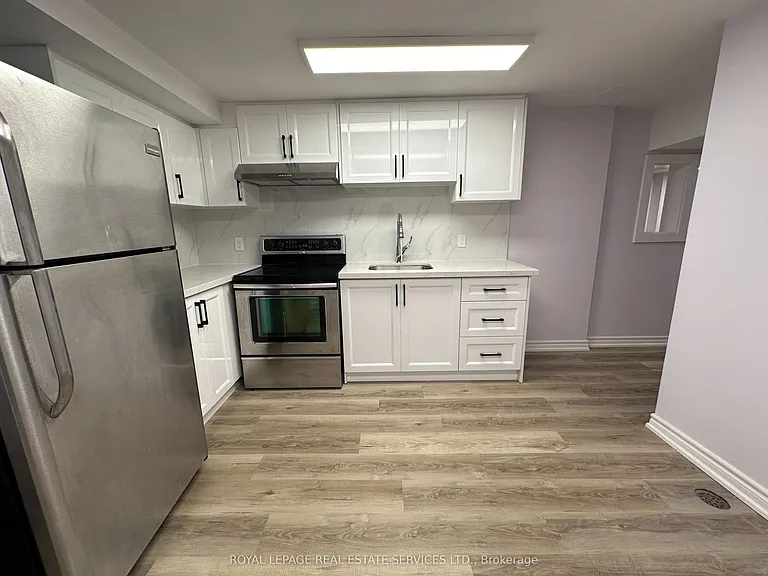 1301 Holton Heights Dr #LWR LVL — Photo 7