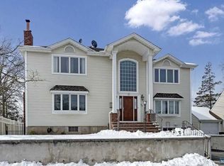 24 Bellevue Ave, Elmwood Park, NJ 07407